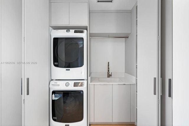 621 W 44th St, Miami Beach, FL 33140