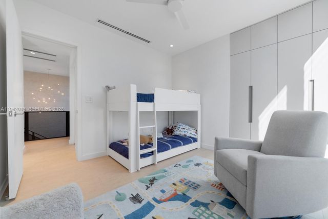 621 W 44th St, Miami Beach, FL 33140