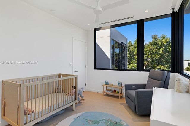 621 W 44th St, Miami Beach, FL 33140