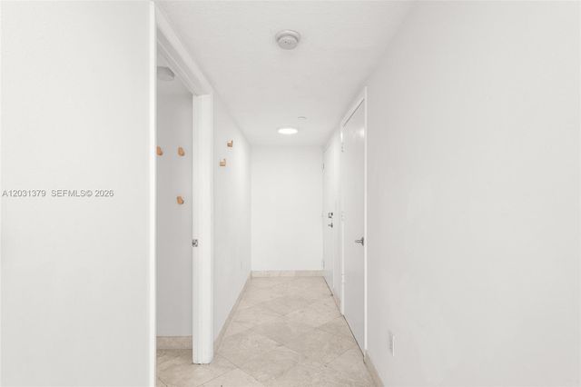 7600 Collins Ave 1210, Miami Beach, FL 33141