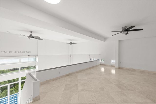 7600 Collins Ave 1210, Miami Beach, FL 33141