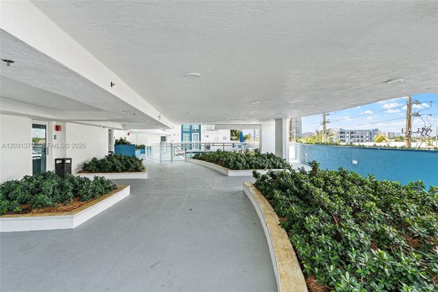 7600 Collins Ave 1210, Miami Beach, FL 33141