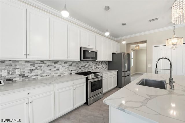 11905 Hickory Estate CIR, Fort Myers, FL 33913