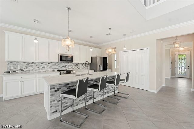 11905 Hickory Estate CIR, Fort Myers, FL 33913