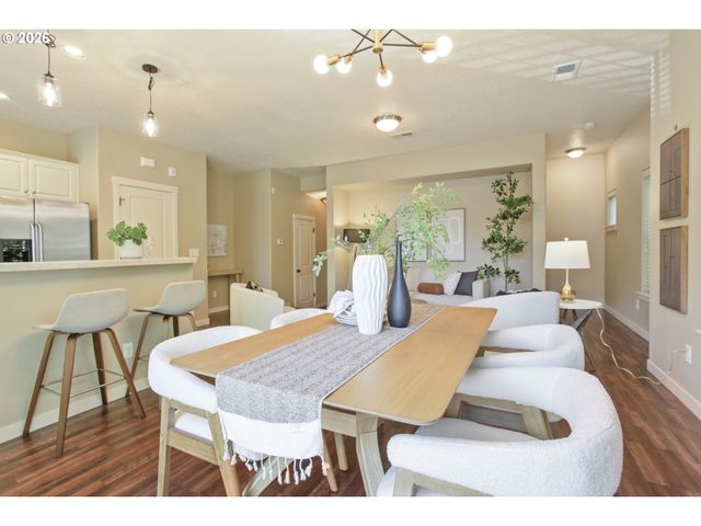 8656 Ne DELAMERE Way, Hillsboro, OR 97006