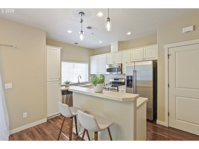8656 Ne DELAMERE Way, Hillsboro, OR 97006