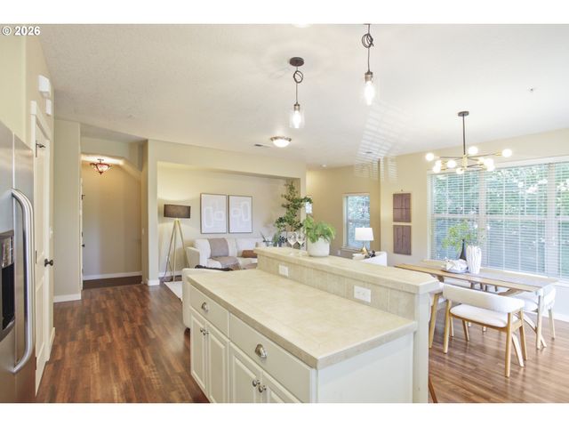 8656 Ne DELAMERE Way, Hillsboro, OR 97006