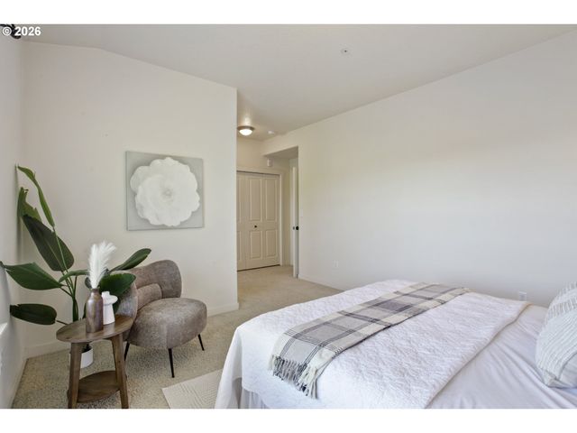 8656 Ne DELAMERE Way, Hillsboro, OR 97006