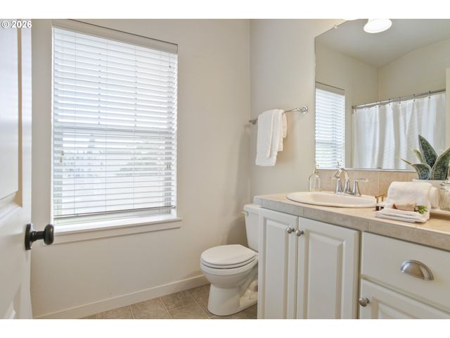 8656 Ne DELAMERE Way, Hillsboro, OR 97006