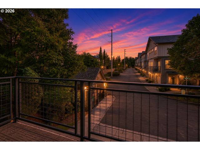 8656 Ne DELAMERE Way, Hillsboro, OR 97006