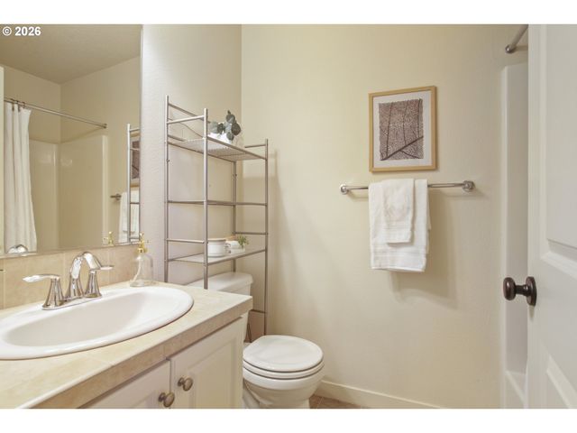 8656 Ne DELAMERE Way, Hillsboro, OR 97006