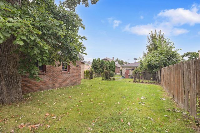 217 Highwood Avenue 1A, Highwood, IL 60040