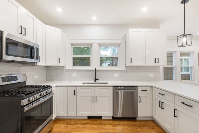 217 Highwood Avenue 1A, Highwood, IL 60040