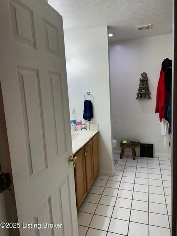 238 Pinnacle Dr, Brandenburg, KY 40108