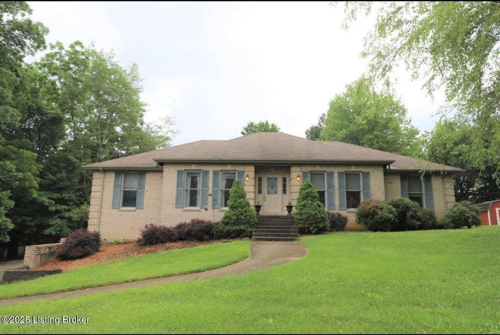 238 Pinnacle Dr, Brandenburg, KY 40108