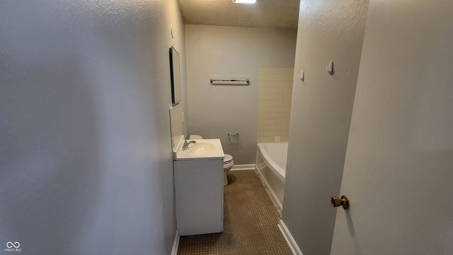 6149 Commodore Drive, Indianapolis, IN 46219