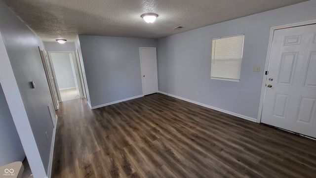 6149 Commodore Drive, Indianapolis, IN 46219