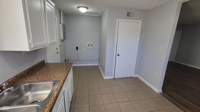 6149 Commodore Drive, Indianapolis, IN 46219