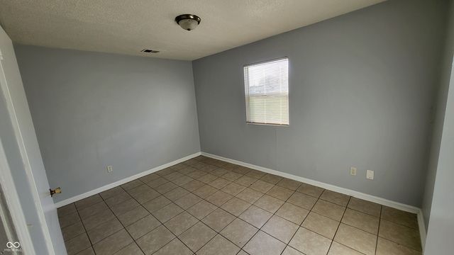 6149 Commodore Drive, Indianapolis, IN 46219