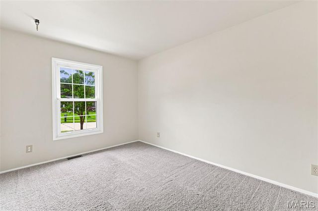 1448 La Cerros Lane, Florissant, MO 63031