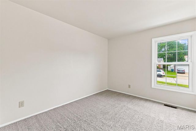 1448 La Cerros Lane, Florissant, MO 63031