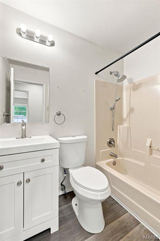 1448 La Cerros Lane, Florissant, MO 63031