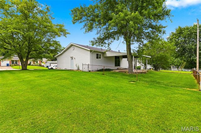 1448 La Cerros Lane, Florissant, MO 63031