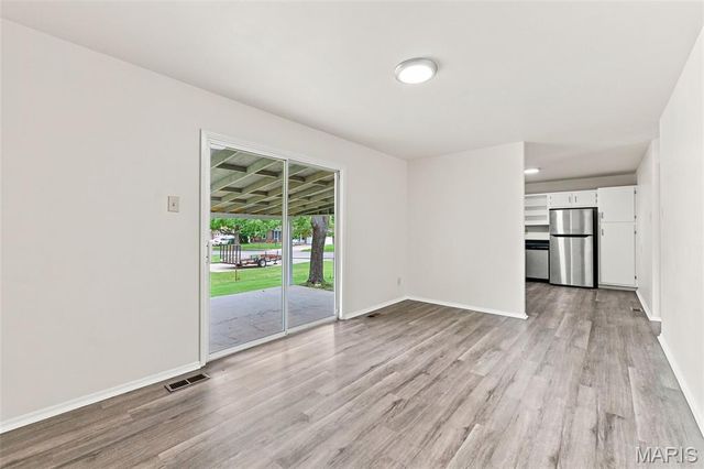 1448 La Cerros Lane, Florissant, MO 63031