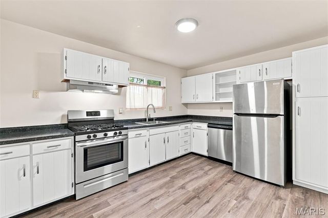 1448 La Cerros Lane, Florissant, MO 63031
