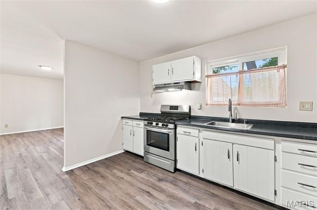1448 La Cerros Lane, Florissant, MO 63031