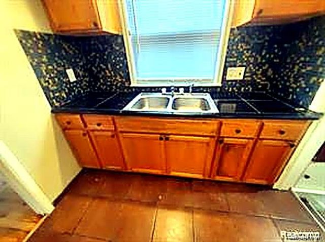 20441 Mitchell Street, Detroit, MI 48234