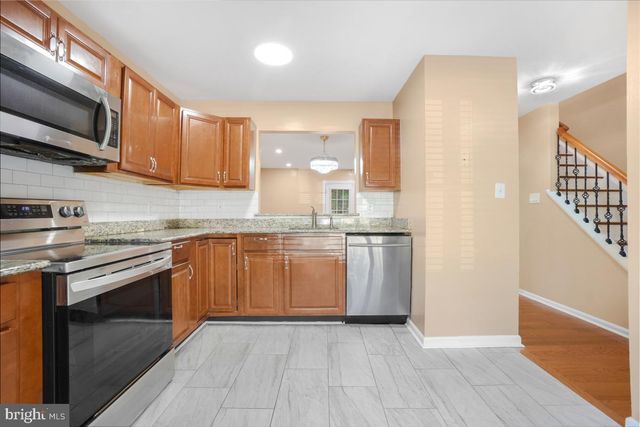 8 ALMANAC CT, Burtonsville, MD 20866