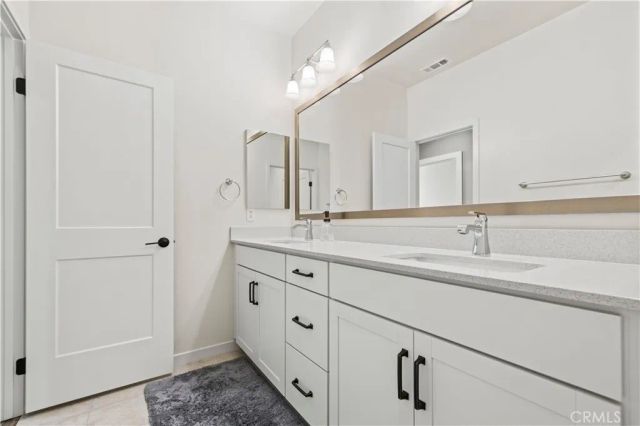 212 Red Brick 3, Simi Valley, CA 93065