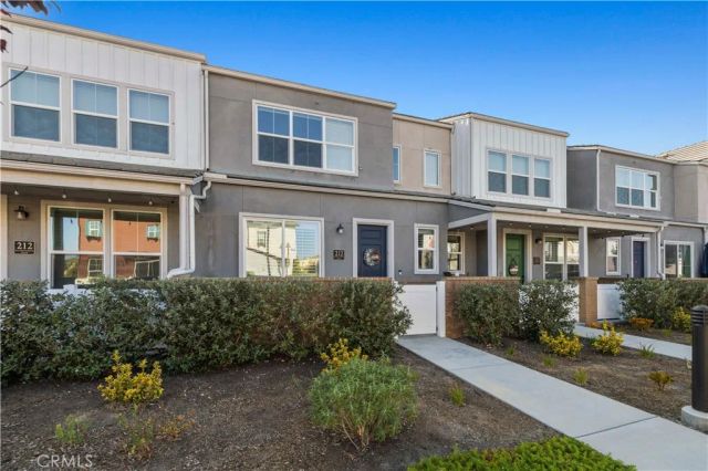 212 Red Brick 3, Simi Valley, CA 93065
