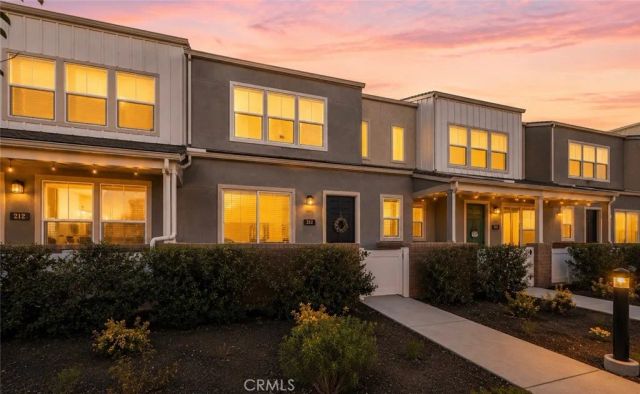 212 Red Brick 3, Simi Valley, CA 93065