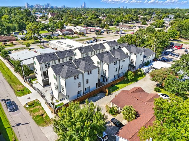 1913 Hoskins Drive D, Houston, TX 77080