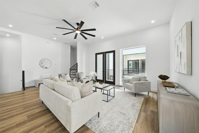 1913 Hoskins Drive D, Houston, TX 77080