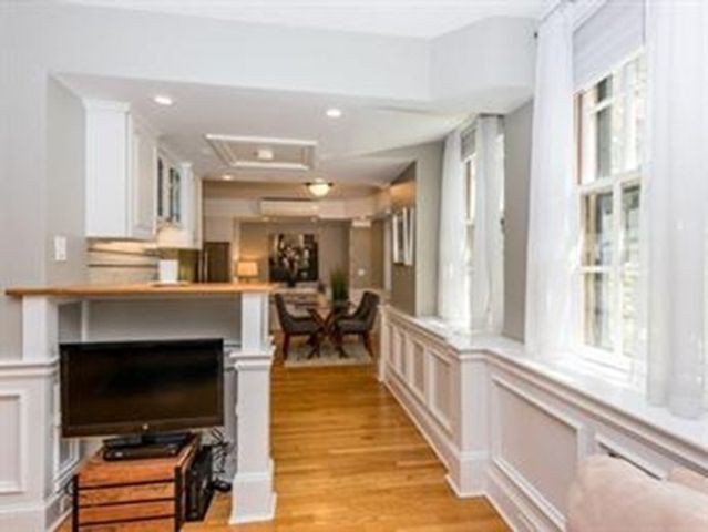 137 Marlborough St 1, Boston, MA 02116