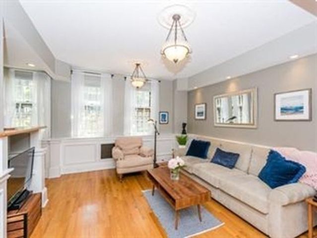 137 Marlborough St 1, Boston, MA 02116