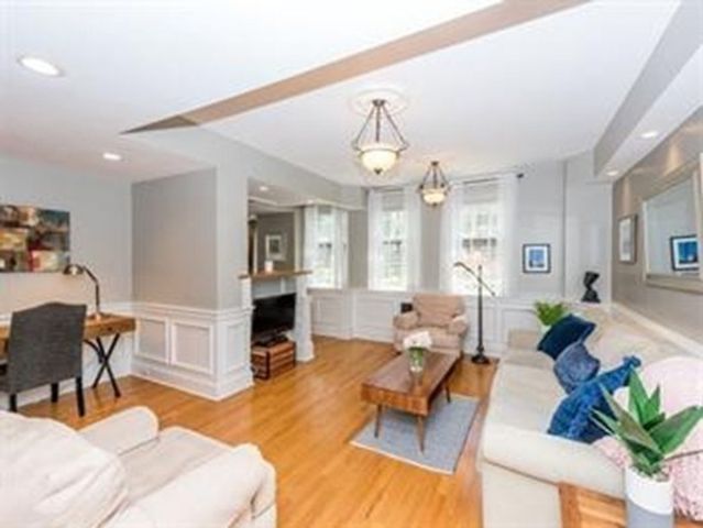 137 Marlborough St 1, Boston, MA 02116