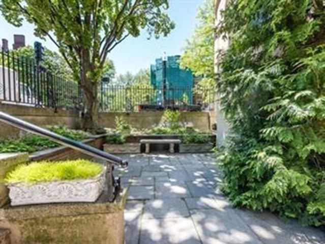 137 Marlborough St 1, Boston, MA 02116