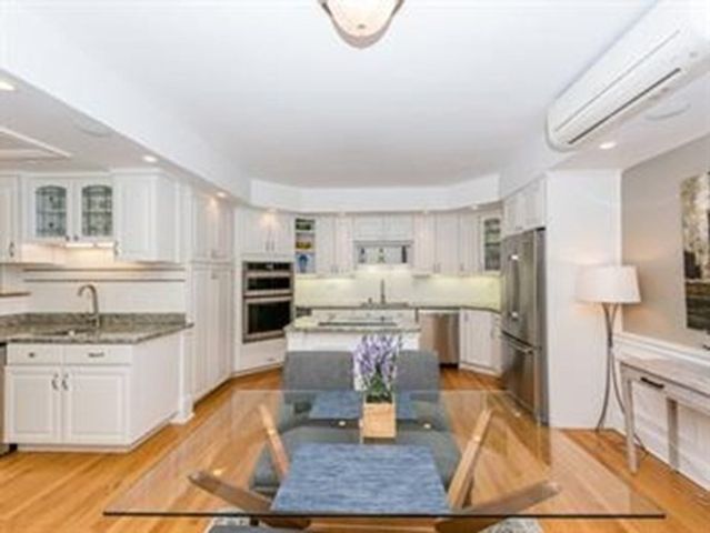 137 Marlborough St 1, Boston, MA 02116