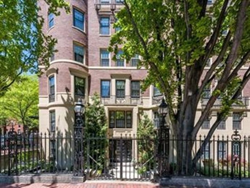 137 Marlborough St 1, Boston, MA 02116