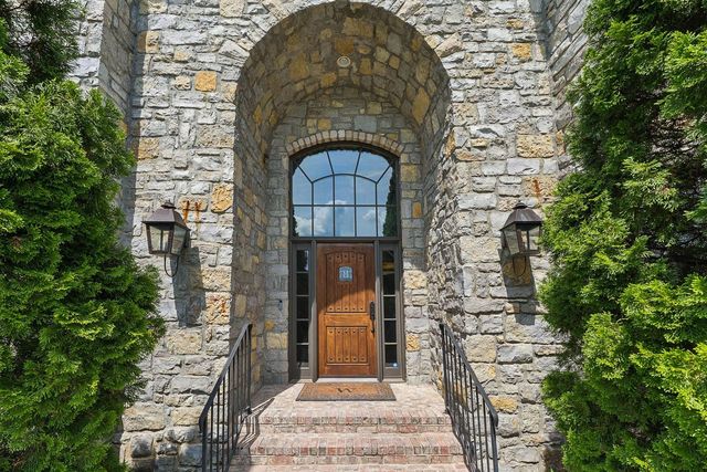 1008 Monroe Ln, Brentwood, TN 37027