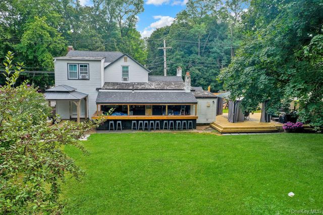 7 Mooney Pond Road, Coram, NY 11727