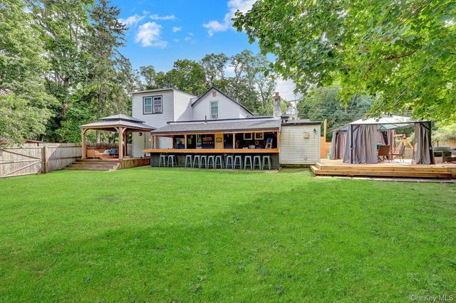 7 Mooney Pond Road, Coram, NY 11727