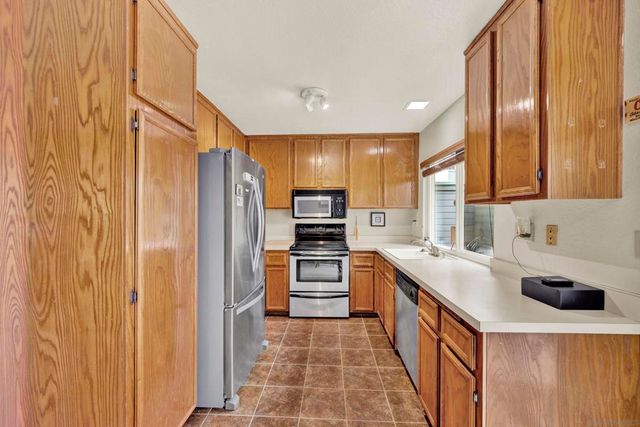 350 Windjammer Cir, Chula Vista, CA 91910