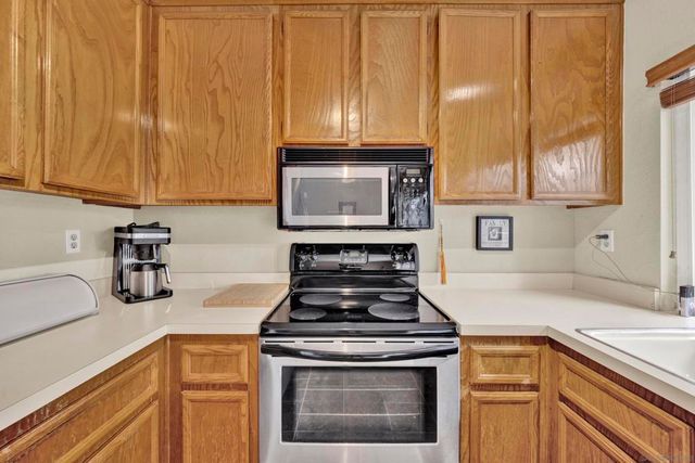 350 Windjammer Cir, Chula Vista, CA 91910