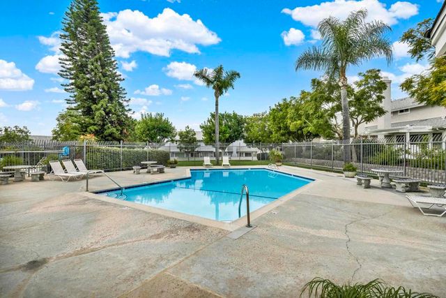 350 Windjammer Cir, Chula Vista, CA 91910