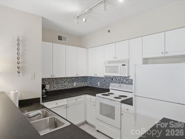 1315 East Boulevard 423, Charlotte, NC 28203